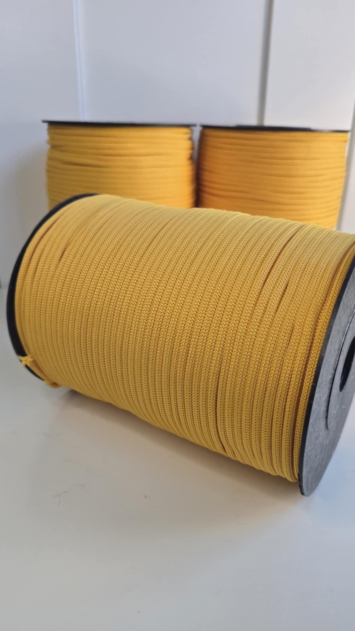 NR 10 Yellow 4mm hekle/makrame tråd