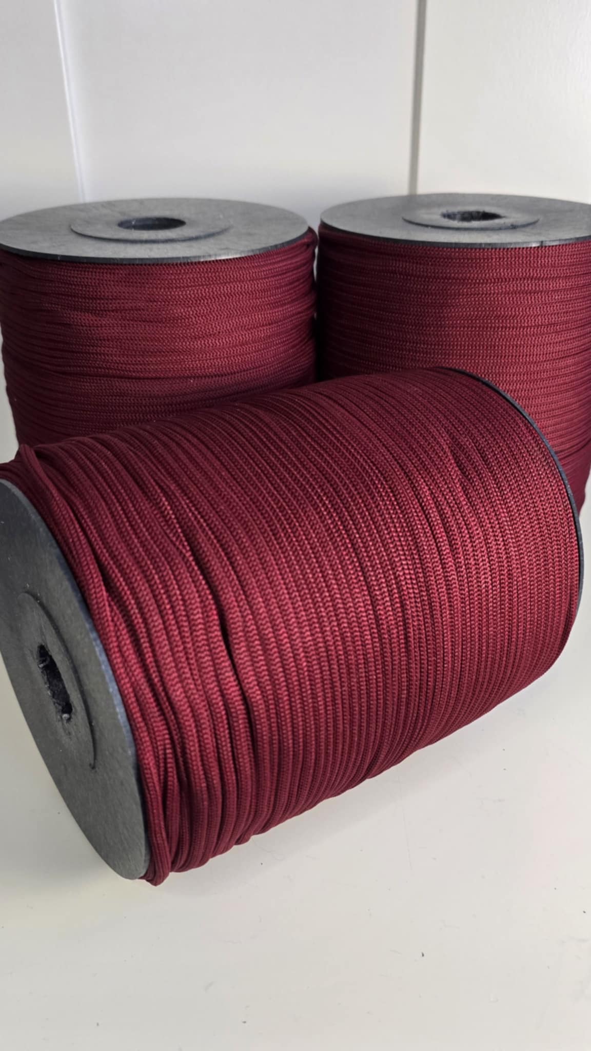 NR 75 Wine red 4mm hekle/makrame tråd