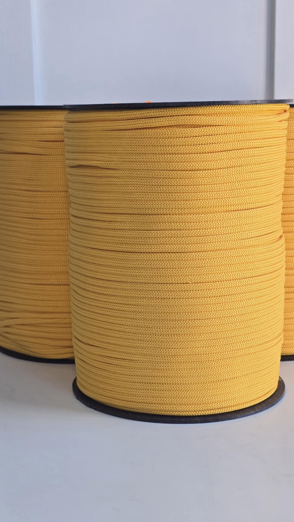 NR 10 Yellow 4mm hekle/makrame tråd
