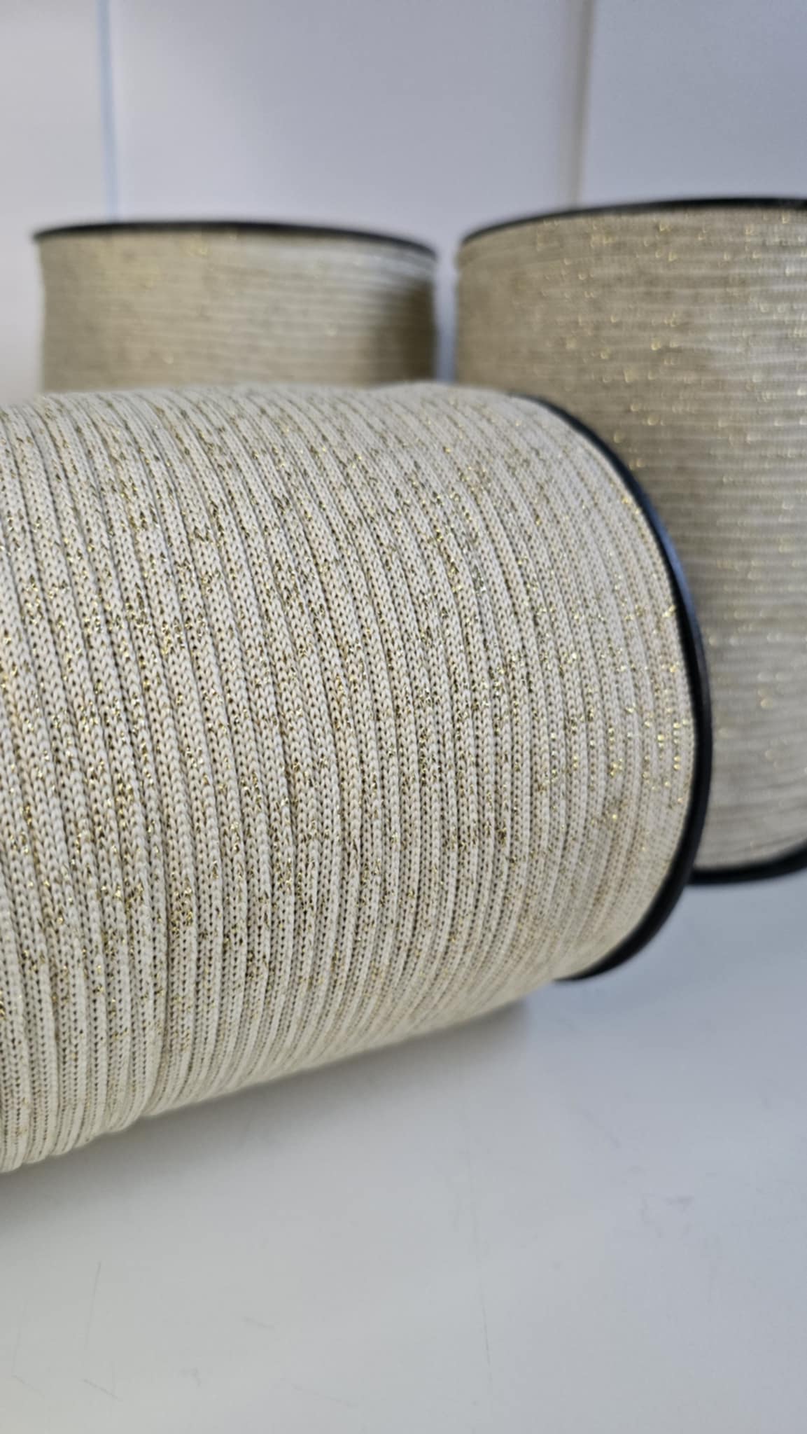 NR 3a Cream-Gold 4mm hekle/makrame tråd