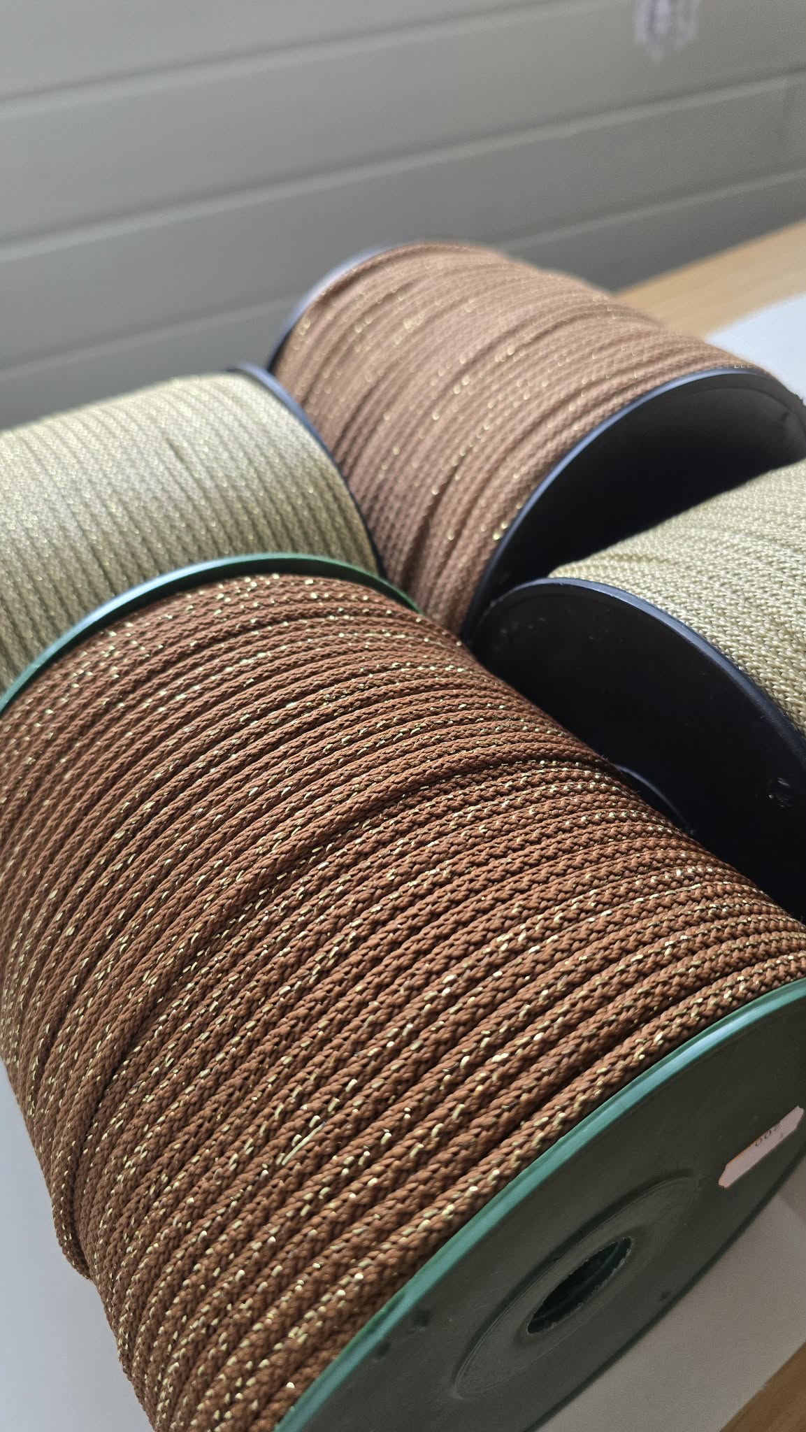 NR 66a Cinnamon-Gold 6mm hekle/makrame tråd