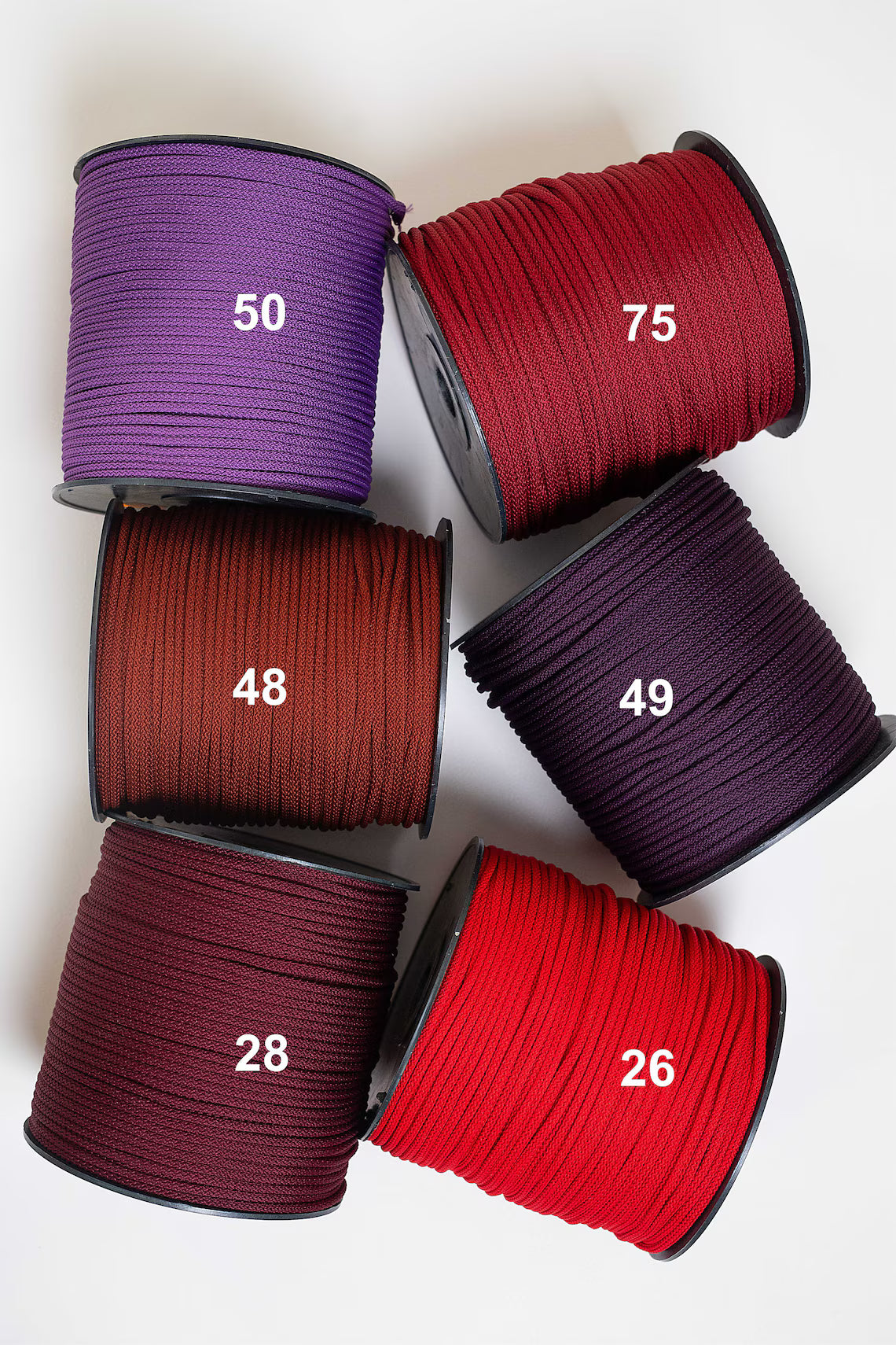 NR 28 Burgundy 6mm hekle/makrame tråd